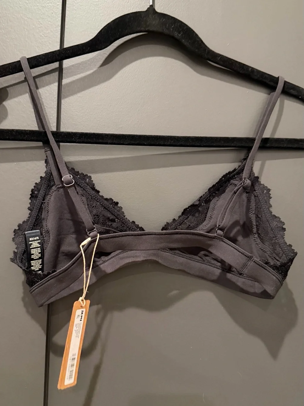 SKIMS Black Lace-Trim Bralette - Picture 2 of 4